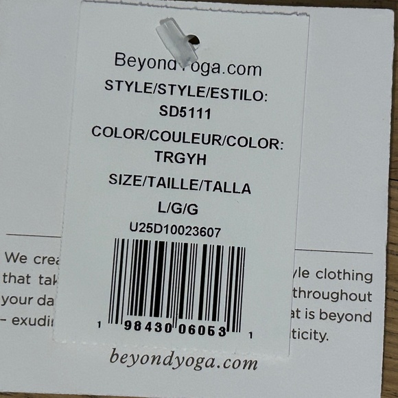 NWT BEYOND YOGA KEEP PACE SPACE BIKER SHORT GREY LARGE L NEW - Picture 3 of 7